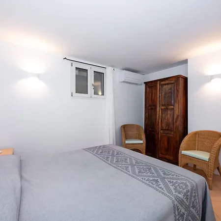 Willa Lighthouse 6 - *